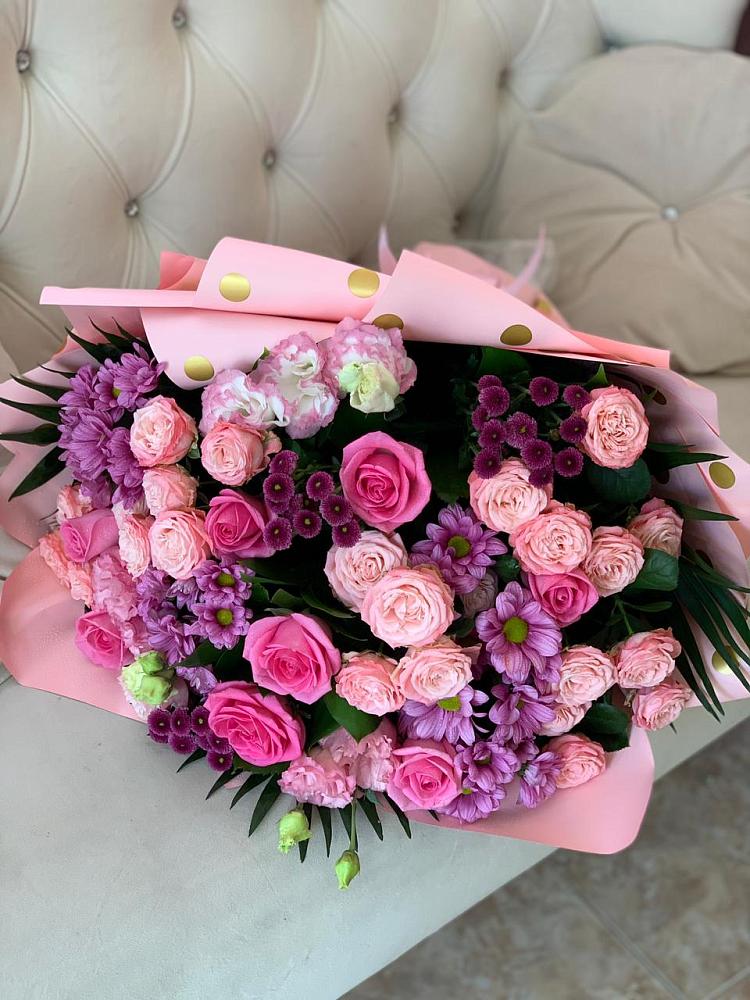 Букет цветов из: Хризантемы, Розы и Лизиантусы в Красном Яре Омской области