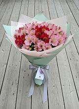 Букет цветов из:  Альстромерии в Красном Яре Омской области