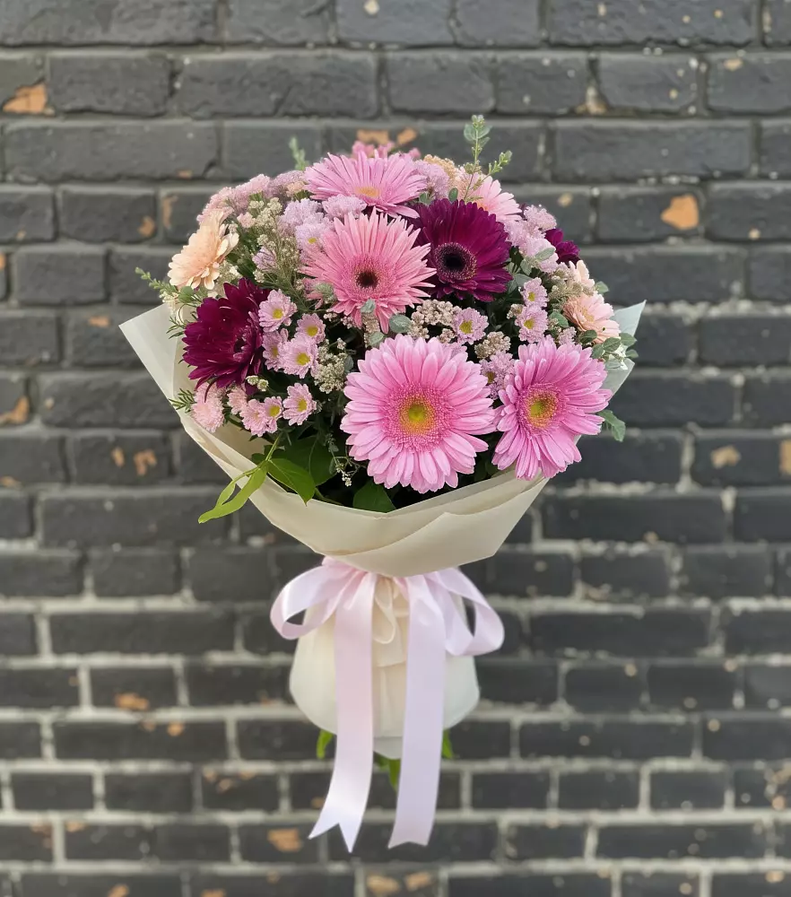 Букет цветов из: Герберы и Хризантемы в Красном Яре Омской области