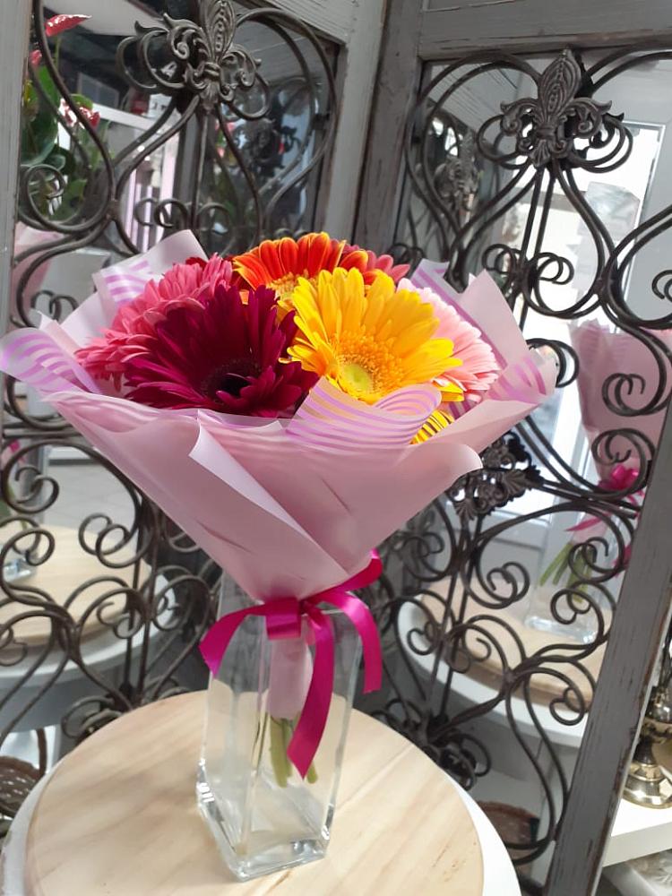 Букет цветов из: Герберы в Красном Яре Омской области