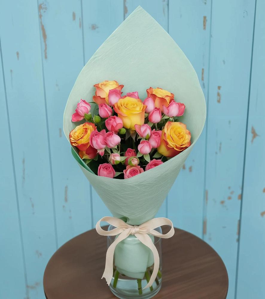 Букет цветов из: Розы в Красном Яре Омской области