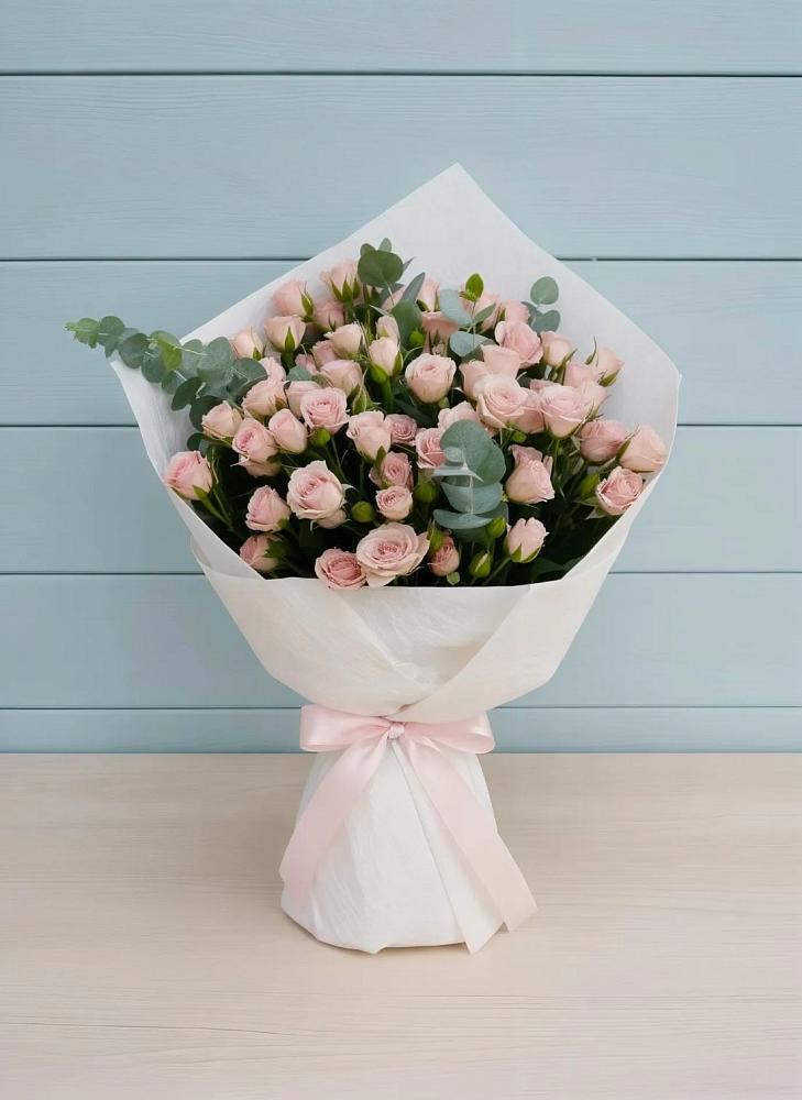 Букет цветов из: Розы в Красном Яре Омской области