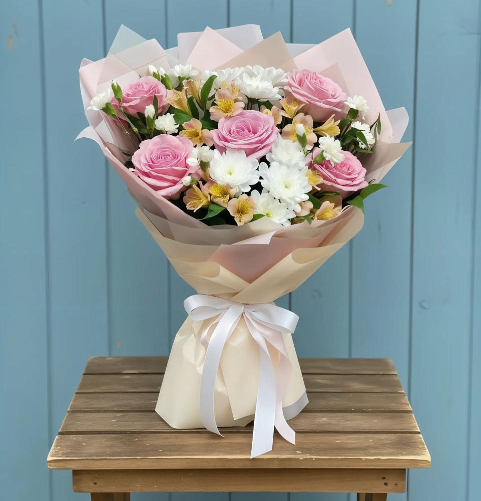 Букет цветов из: Гвоздики, Орхидеи и Розы в Красном Яре Омской области