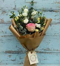 Букет цветов из:  Розы и Лизиантусы в Красном Яре Омской области