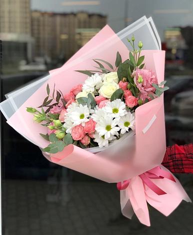 Букет цветов из: Розы, Лизиантусы и Хризантемы в Красном Яре Омской области